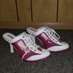 Sneaker high heel shoe